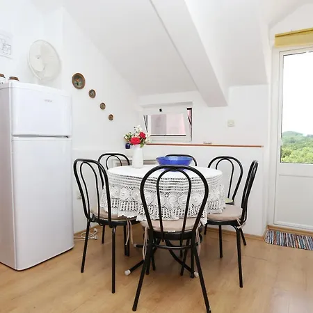 Apartment By The Sea Sreser, Peljesac - 10105 *